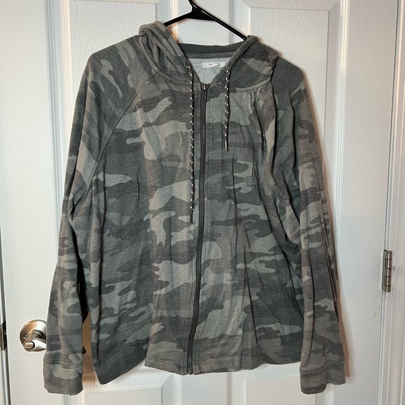 Maurice’s Gray Camouflage Full Zip Hoodie 1X - Picture 1 of 9